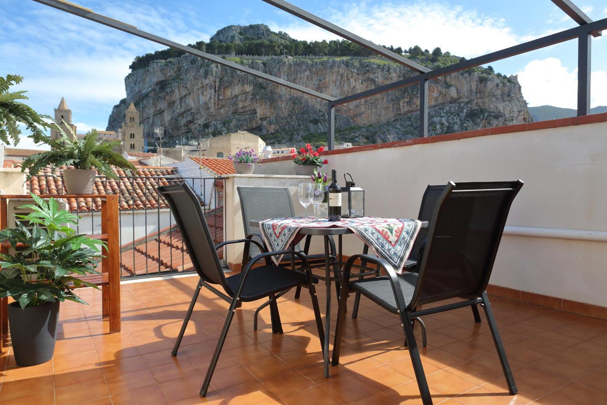 Terrazza Del Cortile - By Vacation Service Чефалу Экстерьер фото